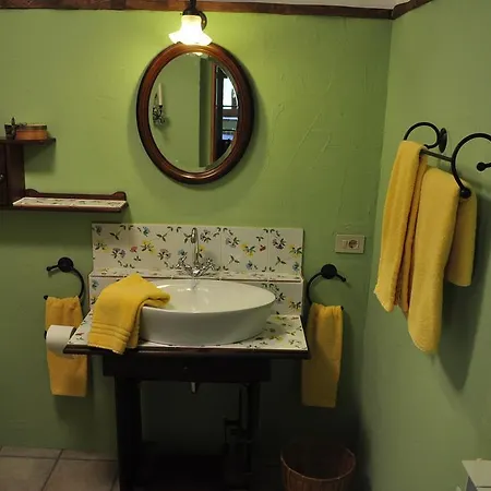 Casa Valrea Haus Am Fluss * بيرغولا
